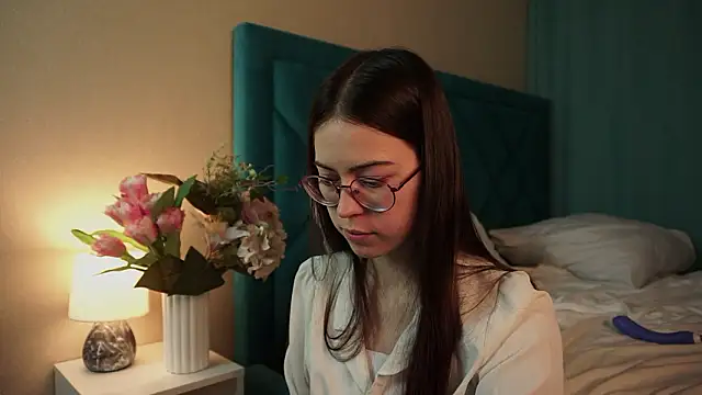 ywixos online show from 7, 3, 2026