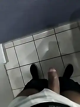 Snapshot of Leofj007 chatting on 3, 11, 2025 Leofj007 online show from 3, 11, 2025