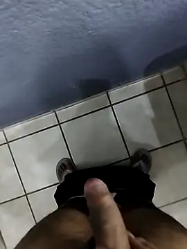 Snapshot of Leofj007 chatting on 17, 12, 2025 Leofj007 online show from 17, 12, 2025