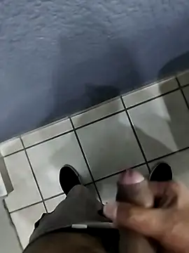 Snapshot of Leofj007 chatting on 19, 12, 2025 Leofj007 online show from 19, 12, 2025