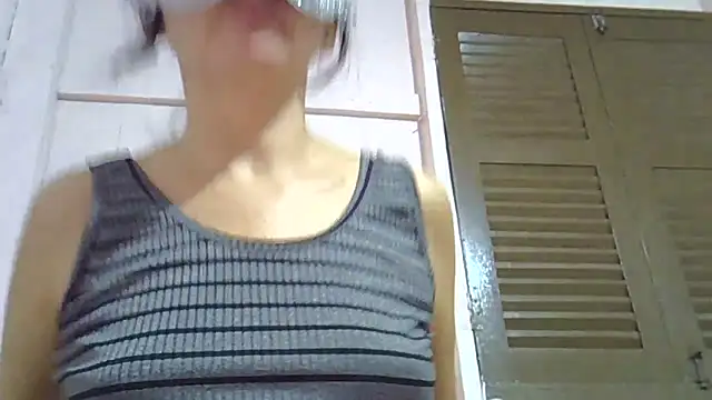 Luana sexy42 online show from 17, 4, 2026