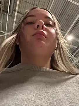 Snapshot of StephanieMur chatting on 11, 10, 2025 StephanieMur online show from 11, 10, 2025