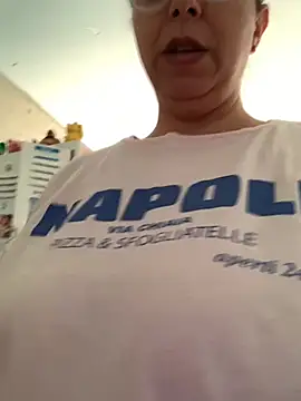 Snapshot of LupeLok chatting on 2, 6, 2026 LupeLok online show from 2, 6, 2026