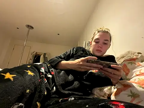 violetcutie online show from 5, 10, 2025