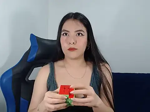 EloiseJun online show from 19, 11, 2025