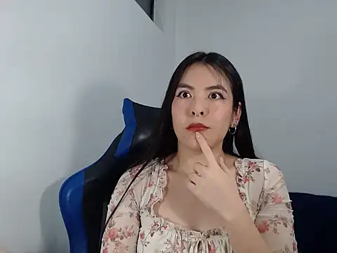 EloiseJun online show from 14, 12, 2025