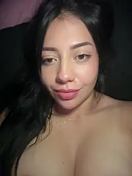 Snapshot of MissCat_ chatting on 27, 5, 2026 MissCat online show from 27, 5, 2026