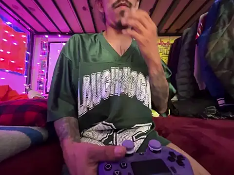 Snapshot of bigdickkane300 chatting on 12, 4, 2026 bigdickkane300 online show from 12, 4, 2026