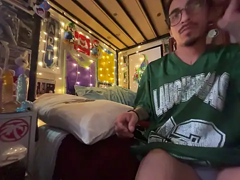 Snapshot of bigdickkane300 chatting on 15, 5, 2026 bigdickkane300 online show from 15, 5, 2026