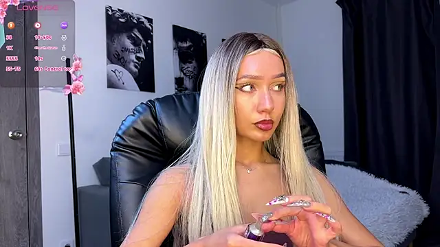 Snapshot of Lisa_Shultz chatting on 5, 11, 2025 Lisa Shultz online show from 5, 11, 2025