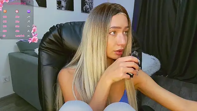 Snapshot of Lisa_Shultz chatting on 6, 11, 2025 Lisa Shultz online show from 6, 11, 2025