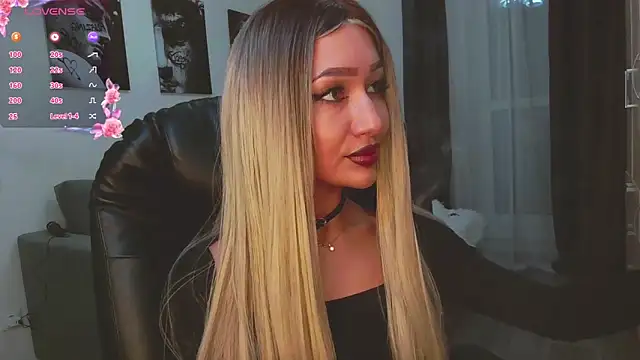 Snapshot of Lisa_Shultz chatting on 24, 11, 2025 Lisa Shultz online show from 24, 11, 2025