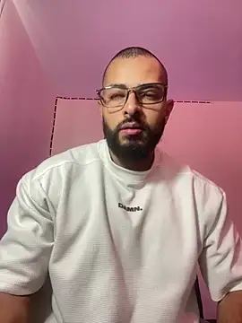 Snapshot of magnumchris chatting on 23, 6, 2026 magnumchris online show from 23, 6, 2026