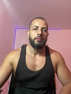 Snapshot of magnumchris chatting on 9, 7, 2026 magnumchris online show from 9, 7, 2026