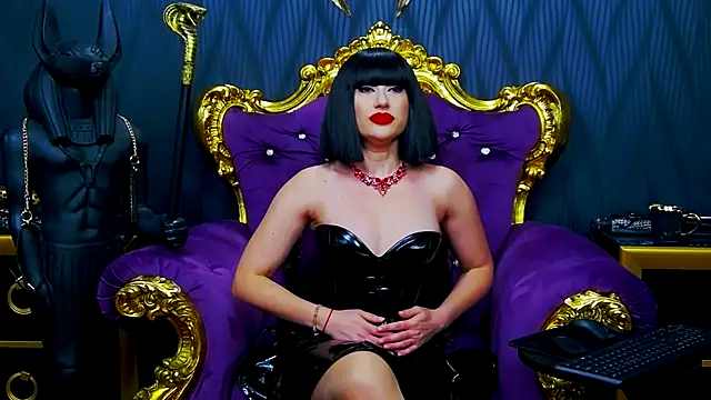 Snapshot of LaraMaeve chatting on 14, 11, 2025 LaraMaeve online show from 14, 11, 2025