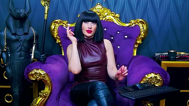 Snapshot of LaraMaeve chatting on 5, 2, 2026 LaraMaeve online show from 5, 2, 2026