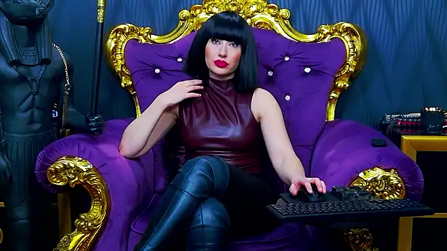 Snapshot of LaraMaeve chatting on 12, 2, 2026 LaraMaeve online show from 12, 2, 2026