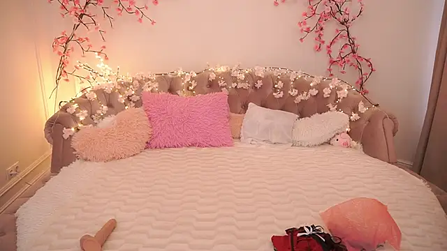 Snapshot of HeavenElle chatting on 26, 6, 2026 HeavenElle online show from 26, 6, 2026