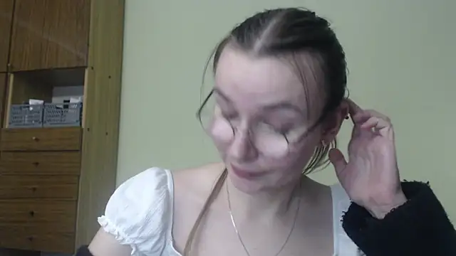 LooveELLYx online show from 20, 12, 2024