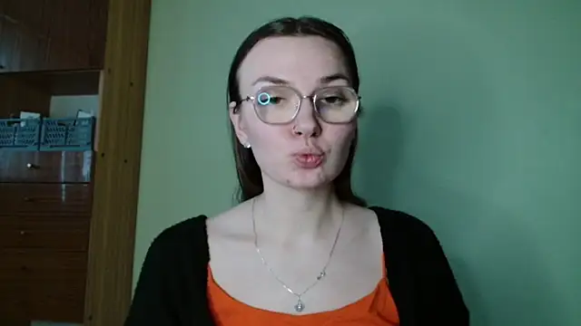 LooveELLYx online show from 15, 1, 2025