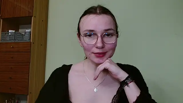 LooveELLYx online show from 5, 2, 2025