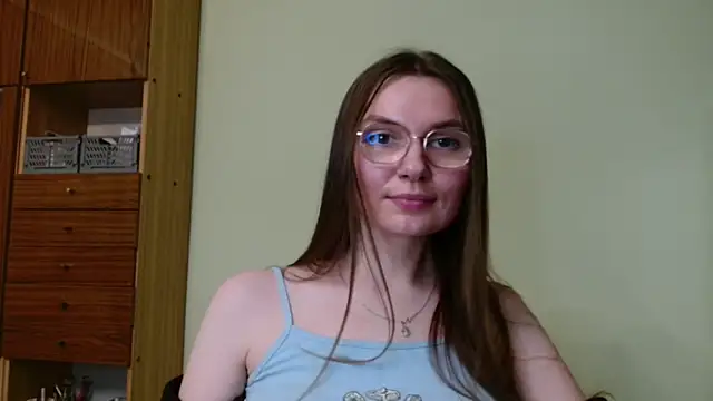 LooveELLYx online show from 25, 2, 2025