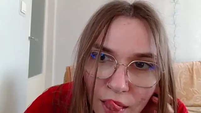 LooveELLYx online show from 15, 3, 2025