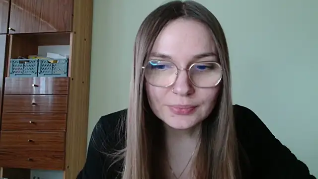 LooveELLYx online show from 2, 2, 2026