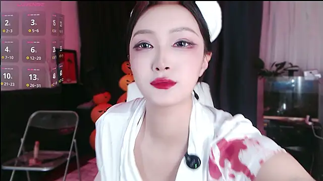 Snapshot of Candice-99 chatting on 1, 11, 2025 Candice-99 online show from 1, 11, 2025