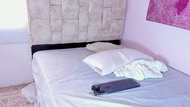 kethe love  online show from 4, 3, 2026