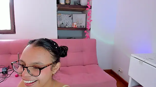 Snapshot of Danesacronin chatting on 20, 10, 2025 Danesacronin online show from 20, 10, 2025