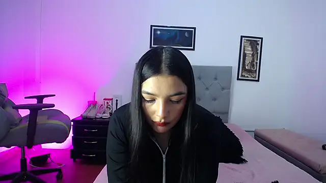 Snapshot of Esmeraldaa- chatting on 19, 10, 2025 Esmeraldaa- online show from 19, 10, 2025