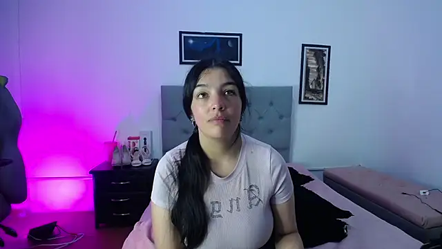 Snapshot of Esmeraldaa- chatting on 24, 10, 2025 Esmeraldaa- online show from 24, 10, 2025