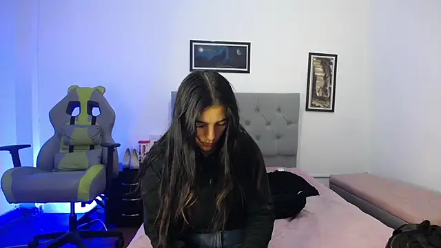 Snapshot of Esmeraldaa- chatting on 28, 10, 2025 Esmeraldaa- online show from 28, 10, 2025