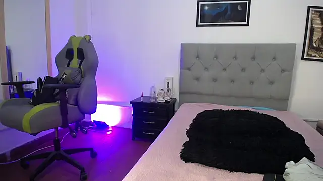 Snapshot of Esmeraldaa- chatting on 1, 11, 2025 Esmeraldaa- online show from 1, 11, 2025