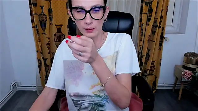 Snapshot of NaughtyWifey1 chatting on 31, 10, 2025 NaughtyWifey1 online show from 31, 10, 2025