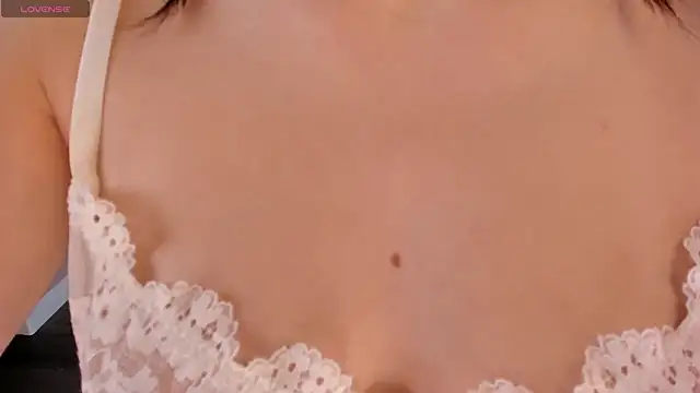Snapshot of chloe_dreammm chatting on 24, 9, 2025 chloe dreammm online show from 24, 9, 2025