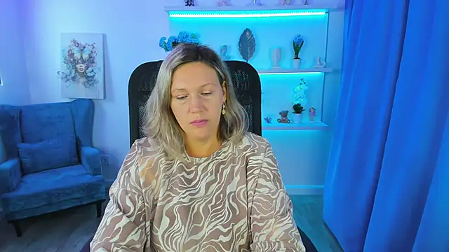 Snapshot of NinaStarle chatting on 10, 9, 2025 NinaStarle online show from 10, 9, 2025