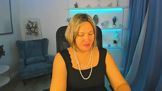 Snapshot of NinaStarle chatting on 5, 10, 2025 NinaStarle online show from 5, 10, 2025