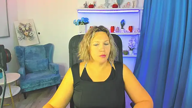 Snapshot of NinaStarle chatting on 2, 11, 2025 NinaStarle online show from 2, 11, 2025