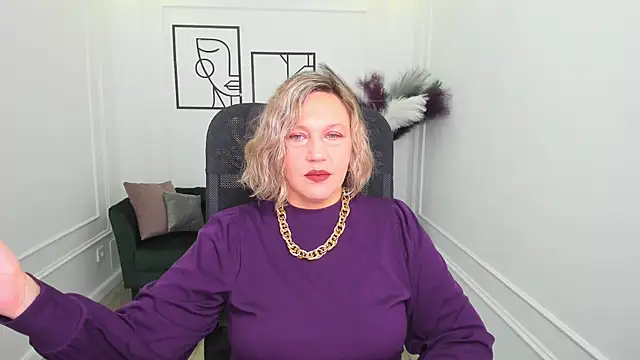 Snapshot of NinaStarle chatting on 5, 11, 2025 NinaStarle online show from 5, 11, 2025