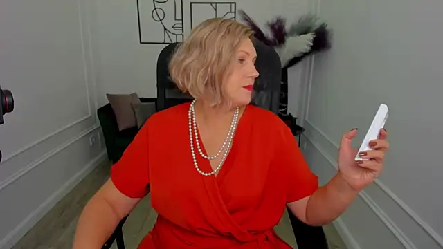 Snapshot of NinaStarle chatting on 7, 11, 2025 NinaStarle online show from 7, 11, 2025