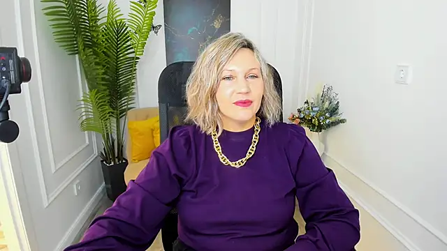 Snapshot of NinaStarle chatting on 28, 11, 2025 NinaStarle online show from 28, 11, 2025