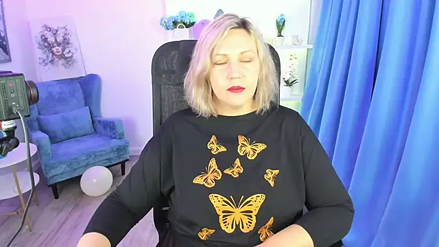 Snapshot of NinaStarle chatting on 1, 12, 2025 NinaStarle online show from 1, 12, 2025