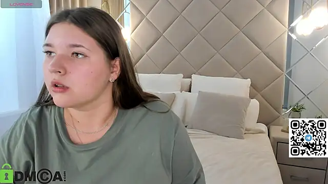 Chloee White online show from 3, 10, 2025