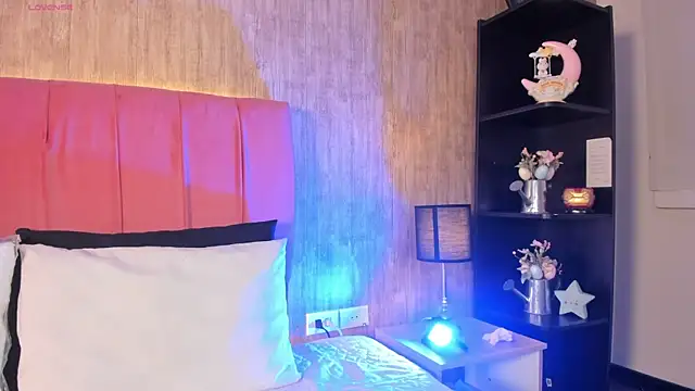 Kendra kobein online show from 17, 4, 2026