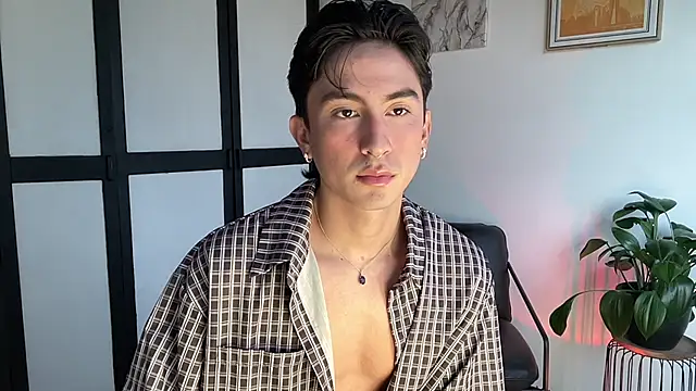 sweettaaron01 online show from 20, 4, 2026