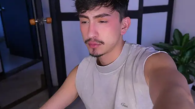 sweettaaron01 online show from 21, 7, 2026