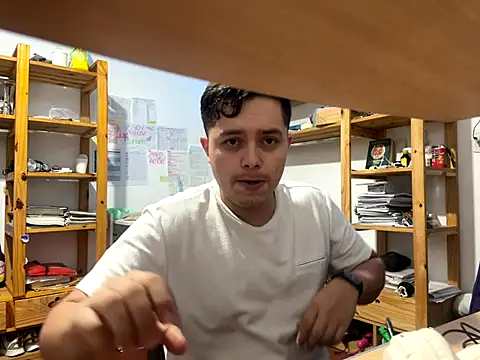 Snapshot of Haustin202 chatting on 19, 9, 2025 Haustin202 online show from 19, 9, 2025