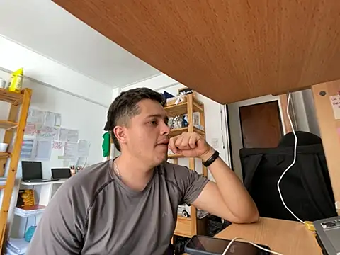 Snapshot of Haustin202 chatting on 3, 10, 2025 Haustin202 online show from 3, 10, 2025